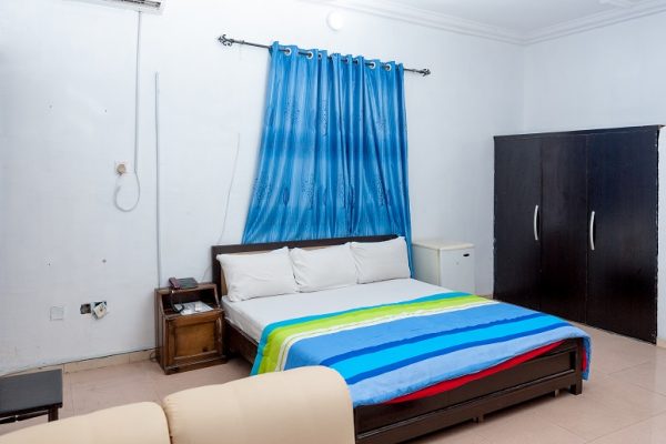 extended-stay-peace-hotel-ikeja-lagos-royal-suite1